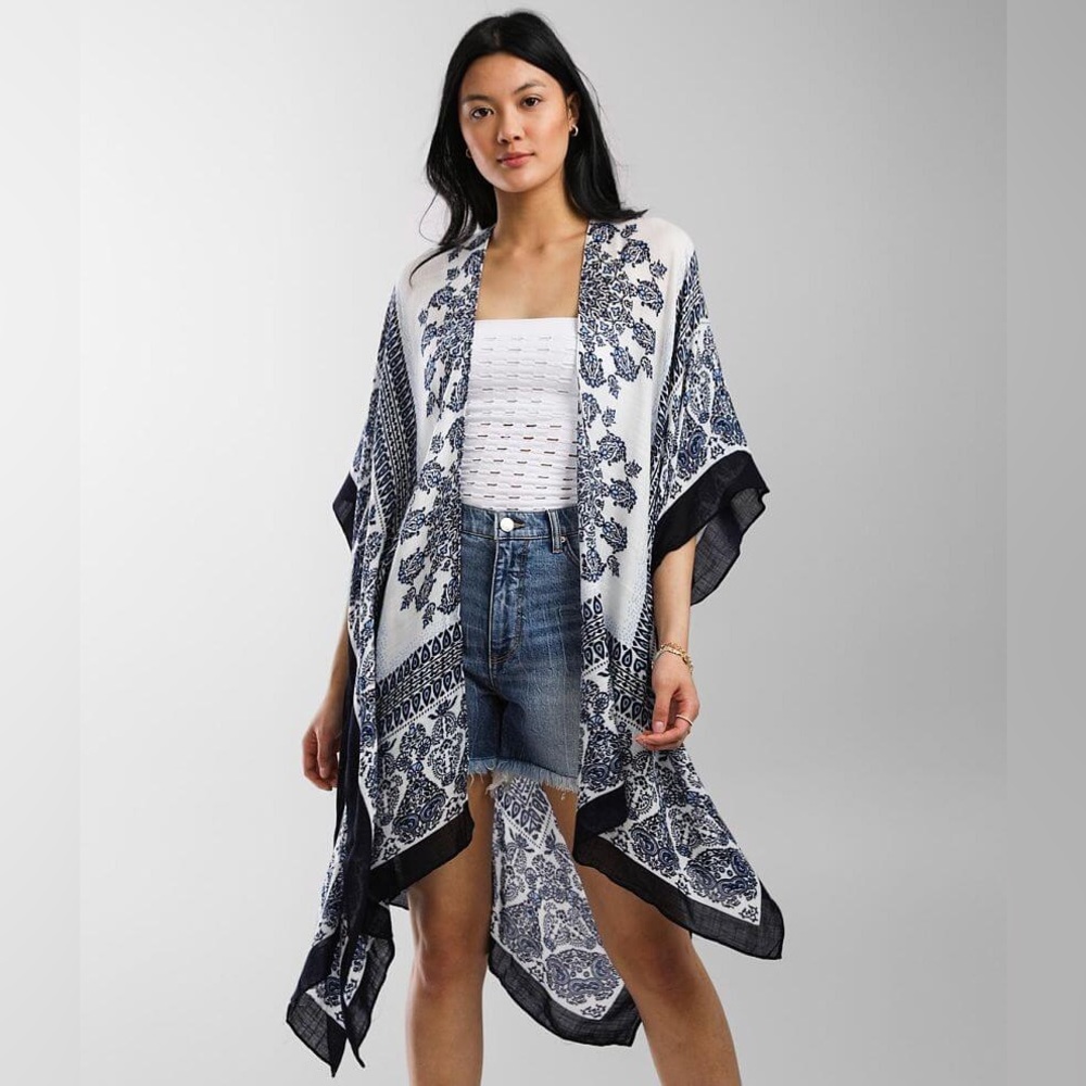 NWT BLUE WHITE PAISLEY MEDALLION LONG KIMONO ONE SIZE FITS ALL
